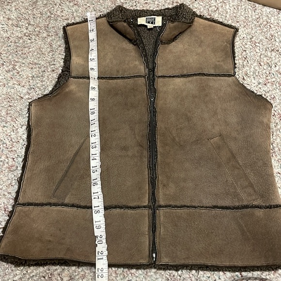 Vintage 90s sherling leather vest with zip front and pockets in excellent shape - Picture 7 of 9